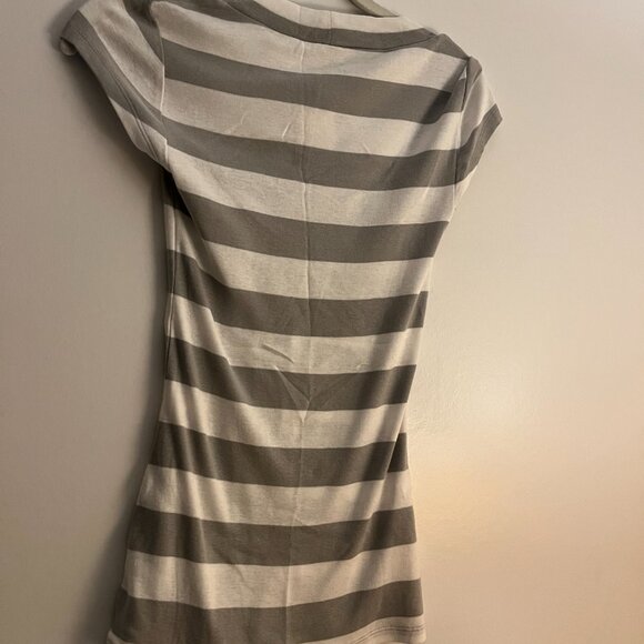 Express Size XS Sexy Basics Tee - NWT - Picture 5 of 5